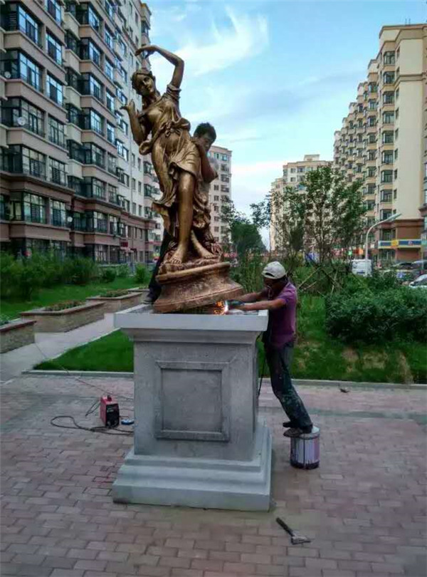 哈尔滨红星凯悦小区园林景观施工32